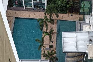 Lake Point Residence