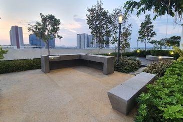 Lake Point Residence