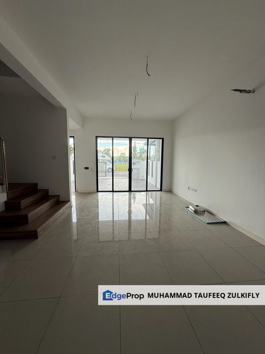BARE INTERMEDIATE UNIT | FACING PLAYGROUND | 2 Storey Terrace, Serenia Aiora, Bandar Serenia, Dengkil Sepang, Selangor, Dengkil