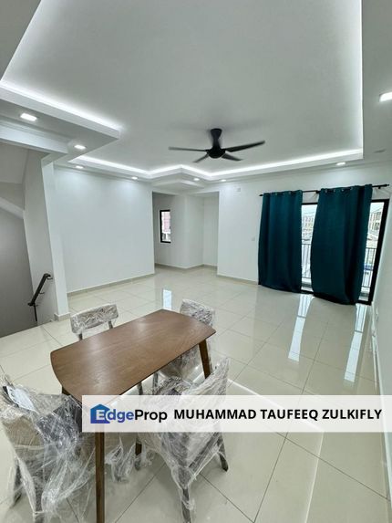 PARTIAL FURNISHED | RENOVATED | 3 Storey Townhouse Elegan Residensi, Putra Perdana Puchong, Selangor, Puchong