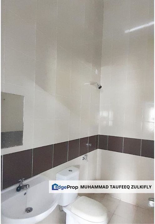 NEWLY REPAINTED | 2 Storey Terrace Kemuning Greenhills Kota Kemuning Shah Alam, Selangor, Shah Alam