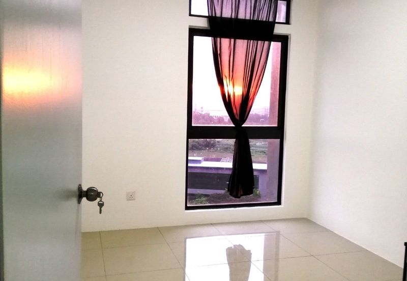 V12 Sovo (Menara Suria)