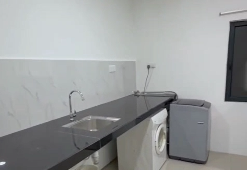 V12 Sovo (Menara Suria)