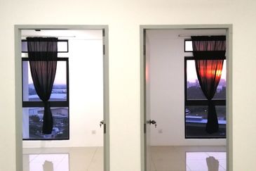 V12 Sovo (Menara Suria)