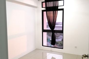 V12 Sovo (Menara Suria)