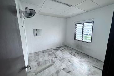 Flat PKNS, Seksyen 7