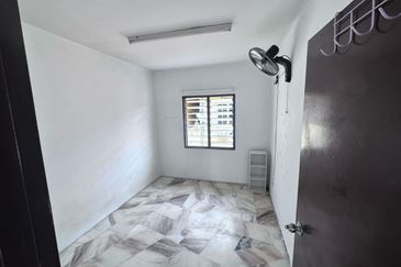 Flat PKNS, Seksyen 7