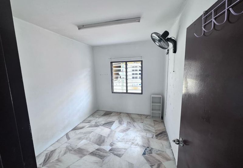 Flat PKNS, Seksyen 7