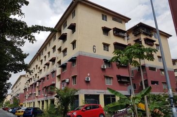 Flat PKNS, Seksyen 7