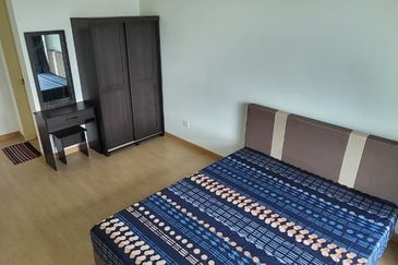 Lake Point Residence