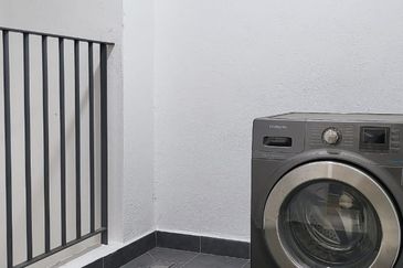 Lake Point Residence