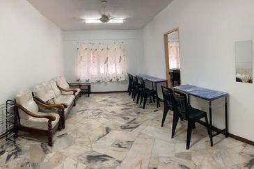 Flat PKNS, Seksyen 7