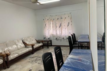 Flat PKNS, Seksyen 7