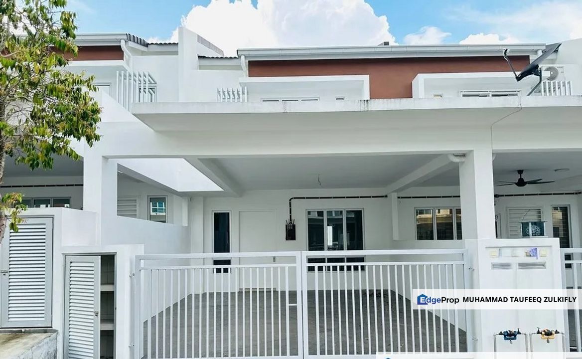 PARTIAL FURNISHED | BEAUTIFUL RENOVATED | 2 Storey Terrace Tiara Sendayan, Negeri Sembilan, Seremban