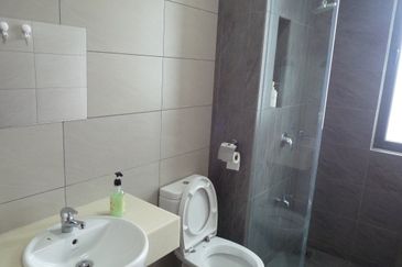 Aura Residence @ Precint 8