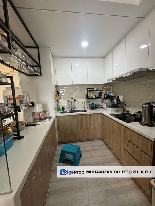 For Rent Partial Furnished: Modern Residence at Radia Residence, Bukit Jelutong, Selangor, Bukit Jelutong