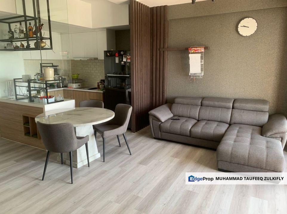 For Rent Partial Furnished: Modern Residence at Radia Residence, Bukit Jelutong, Selangor, Bukit Jelutong