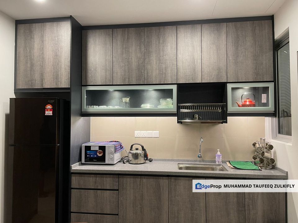 Fully Furnished Lake View Corner Unit @ LBS Skylake Residence, Puchong, Selangor, Puchong