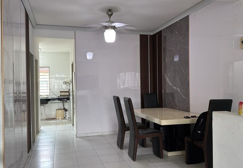 SL 14, Bandar Sungai Long