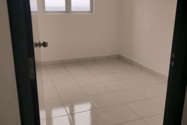 ADENIA APARTMENT @ BANDAR PARKLANDS, KLANG