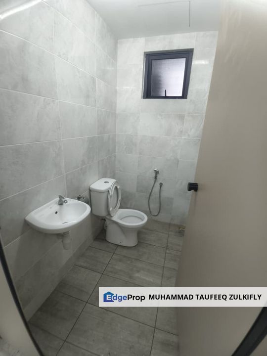 Office Unit With SPC Flooring Fitted | Nice Cyber View | Kenwingston Business Centre Cyberjaya, Selangor, Cyberjaya