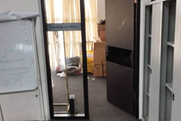 PARTIAL FITTED | STRATEGIC LOCATION | 3 Storey Factory Warehouse Jelutong prime, Bukit Jelutong