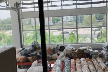 PARTIAL FITTED | STRATEGIC LOCATION | 3 Storey Factory Warehouse Jelutong prime, Bukit Jelutong