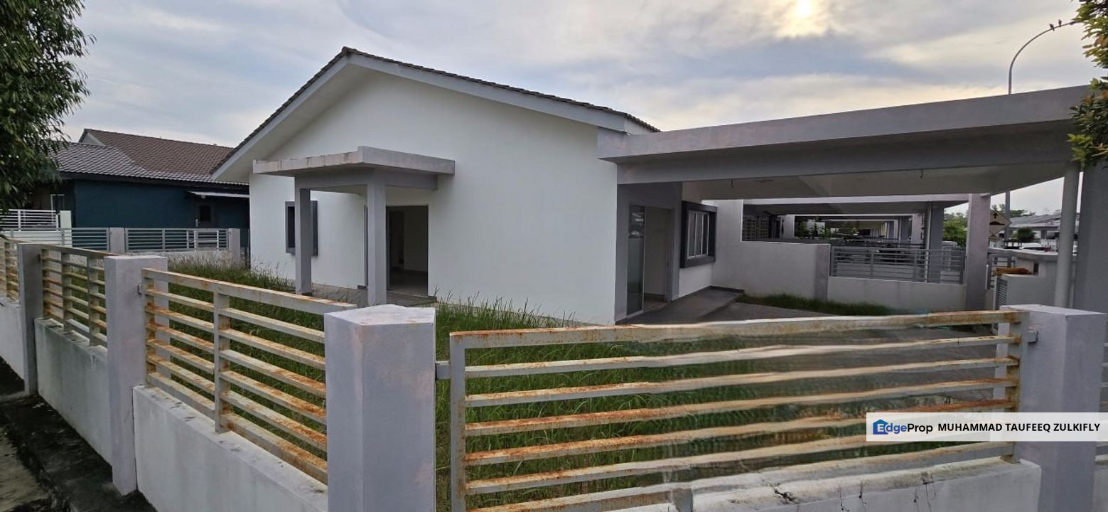 Freehold Non Bumi Corner House Albury 1 Mahkota Hills, Lenggeng, Near Mantin, Negeri Sembilan, Lenggeng