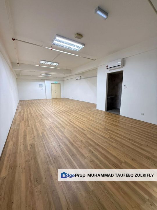 Partial Furnished Kenwingston Business Centre Cyberjaya, Can Renovate, Selangor, Cyberjaya