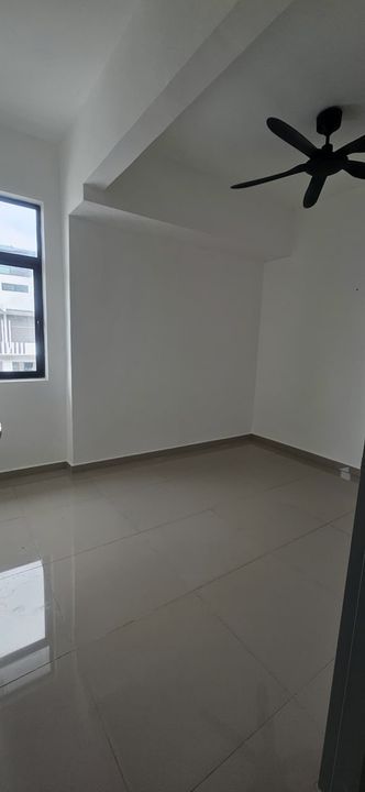 PARTIAL FURNISHED | 3 Storey Terrace Residensi Sinaran Sek 25 Shah Alam, Selangor, Shah Alam