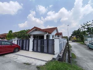 Renovated End Lot Single Storey Jalan Makyong Bandar Bukit Raja Klang ...