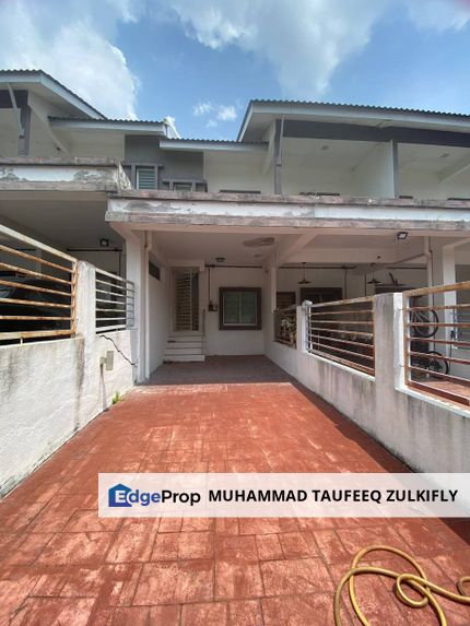 Upper Unit, Superlink Townhouse, The Lake Residence, Taman Putra Perdana, Puchong, Selangor, Puchong