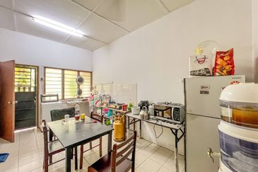 Pulau Indah ( Pulau Lumut )