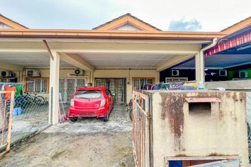 Pulau Indah ( Pulau Lumut )