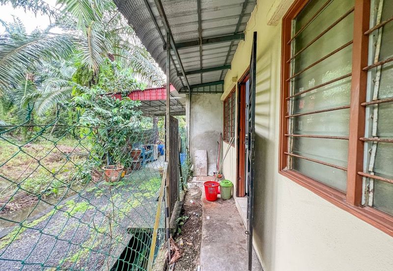 Pulau Indah ( Pulau Lumut )