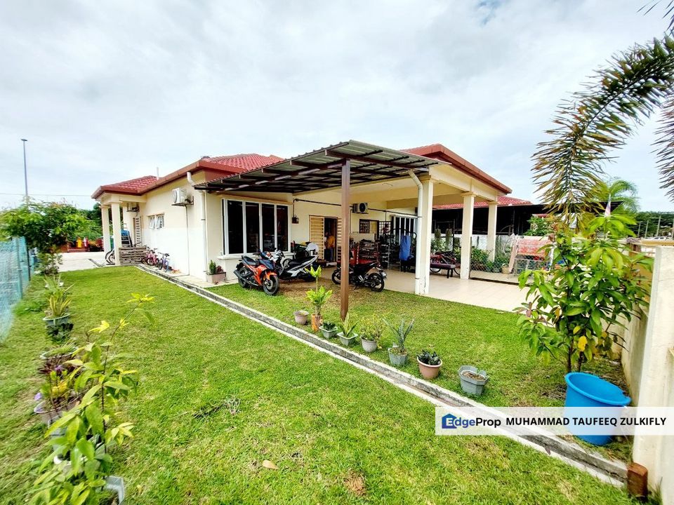 End Lot Single Storey Jalan Jambu Batu Taman Meru Permai, Klang Selangor, Selangor, Klang