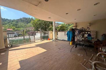 Lorong Az- Zaharah 10/10