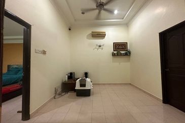 Lorong Az- Zaharah 10/10