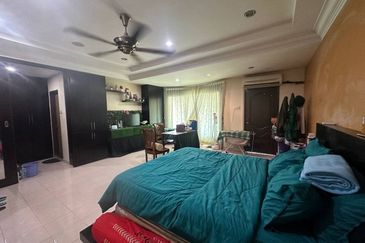 Lorong Az- Zaharah 10/10