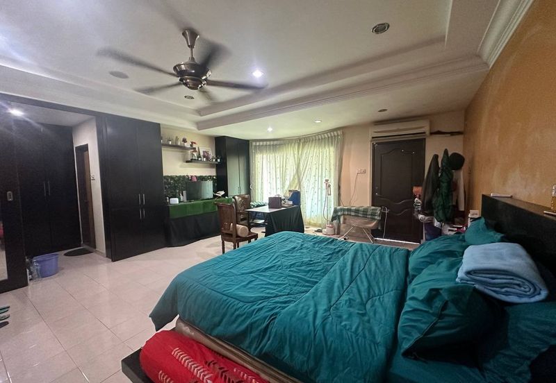 Lorong Az- Zaharah 10/10