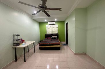 Lorong Az- Zaharah 10/10