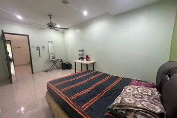 Lorong Az- Zaharah 10/10