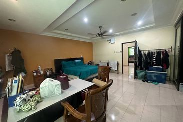 Lorong Az- Zaharah 10/10