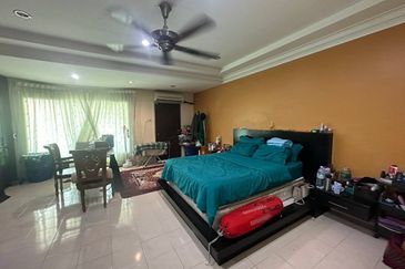 Lorong Az- Zaharah 10/10