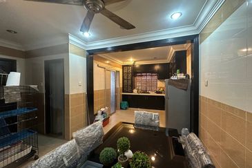 Lorong Az- Zaharah 10/10