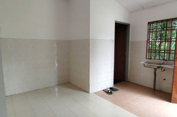 Pulau Indah ( Pulau Lumut )