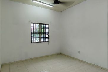 Pulau Indah ( Pulau Lumut )