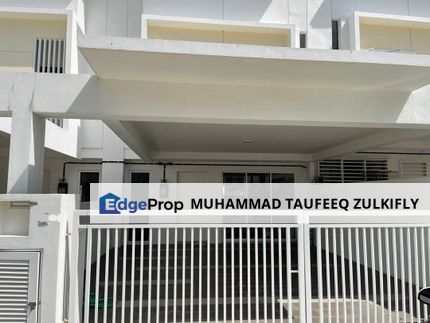 Freehold 2 Storey Superlink Terrace Suriaman 3, Bandar Sri Sendayan, Near Seremban, Negeri Sembilan, Seremban