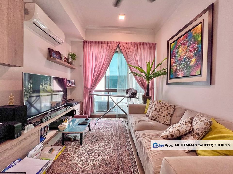 3 Storey Superlink House Lake Point Residence Cyberjaya Freehold, Selangor, Cyberjaya