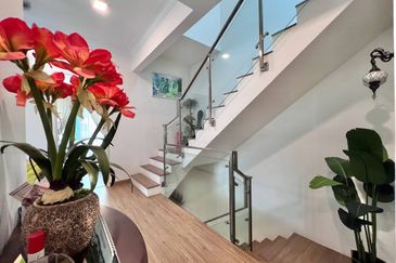 Lake Point Residence